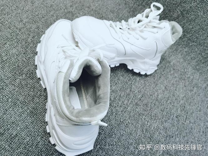 轻巧又保暖，寒冬里的“暖气片”？素湃气凝胶老爹鞋开箱体验